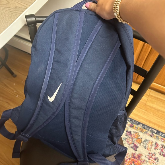 Nike backpack - Picture 3 of 3